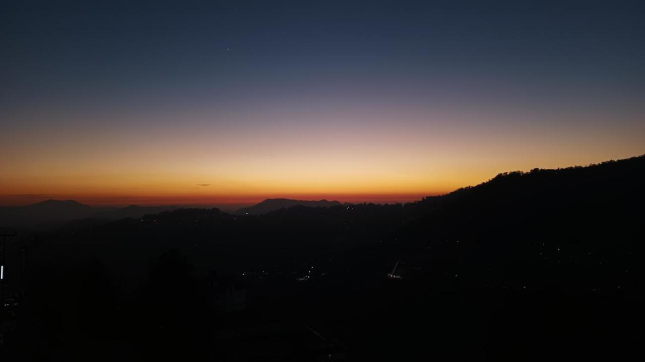 Thakur Homes- Couple And Family Friendly Homestay Shimla Exteriör bild