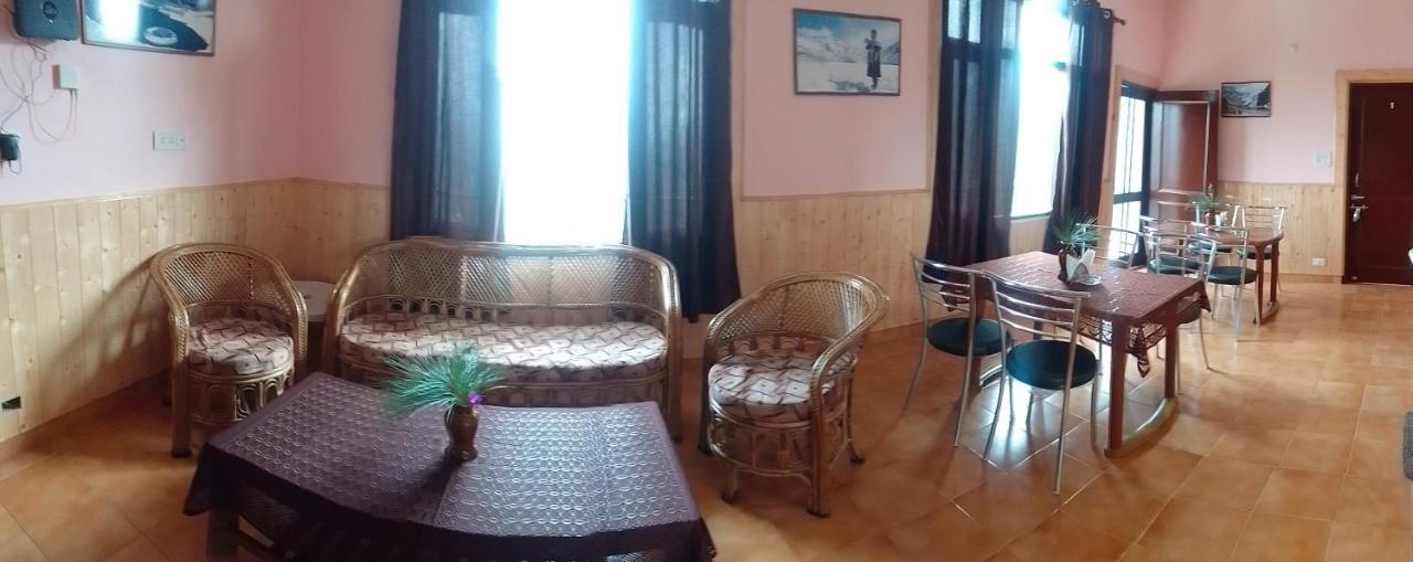 Thakur Homes- Couple And Family Friendly Homestay Shimla Exteriör bild
