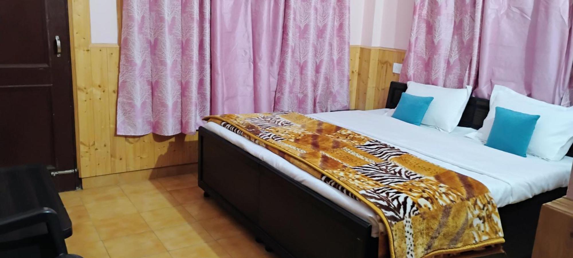 Thakur Homes- Couple And Family Friendly Homestay Shimla Exteriör bild