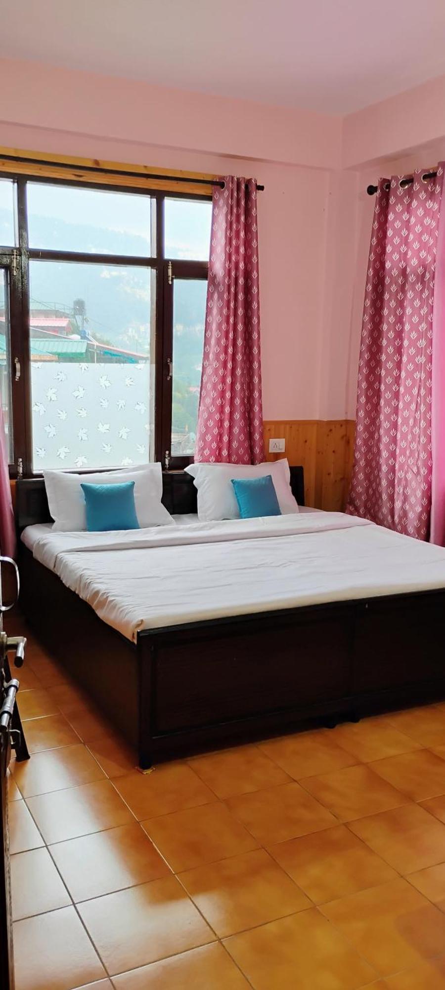Thakur Homes- Couple And Family Friendly Homestay Shimla Rum bild